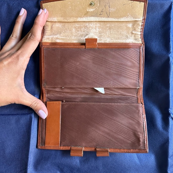 Dooney & Bourke Vintage "Drawstring Bucket shoulder bag - Picture 6 of 10